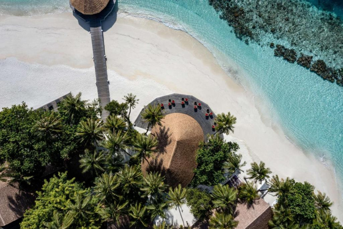 Dhawa Ihuru Resort