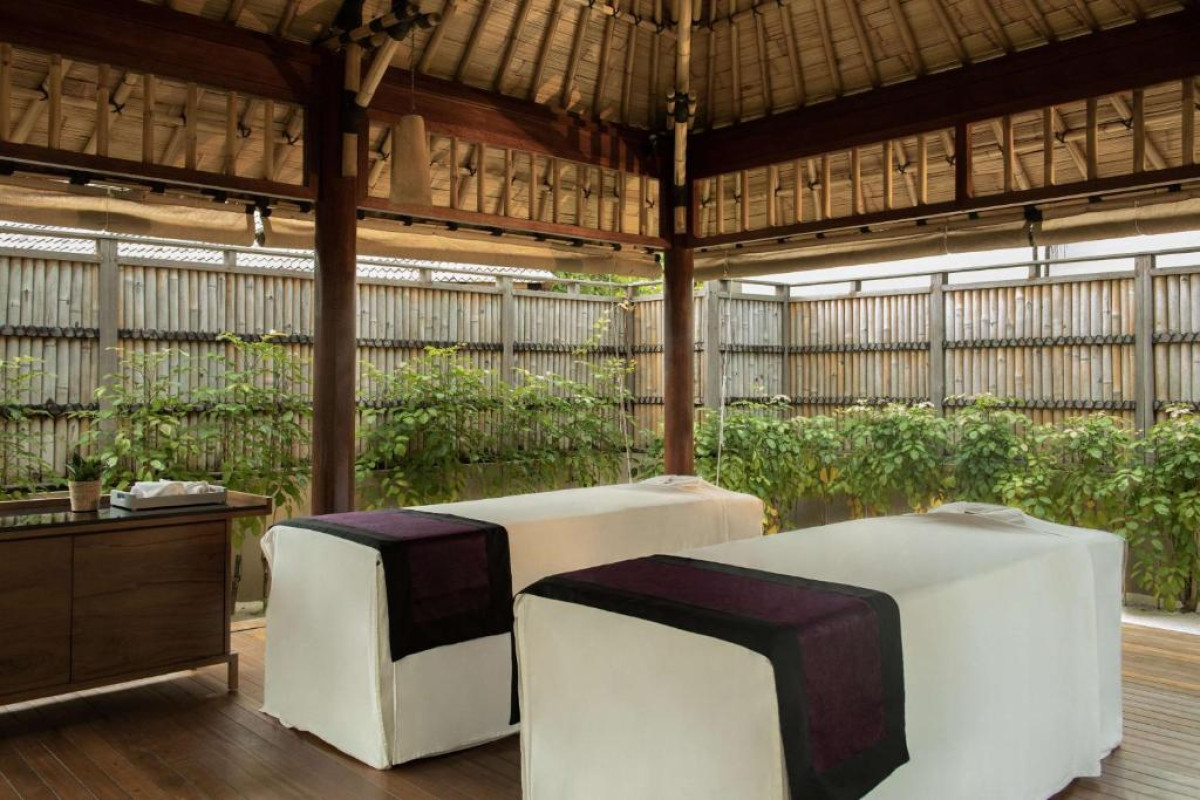 Dhawa Ihuru Resort