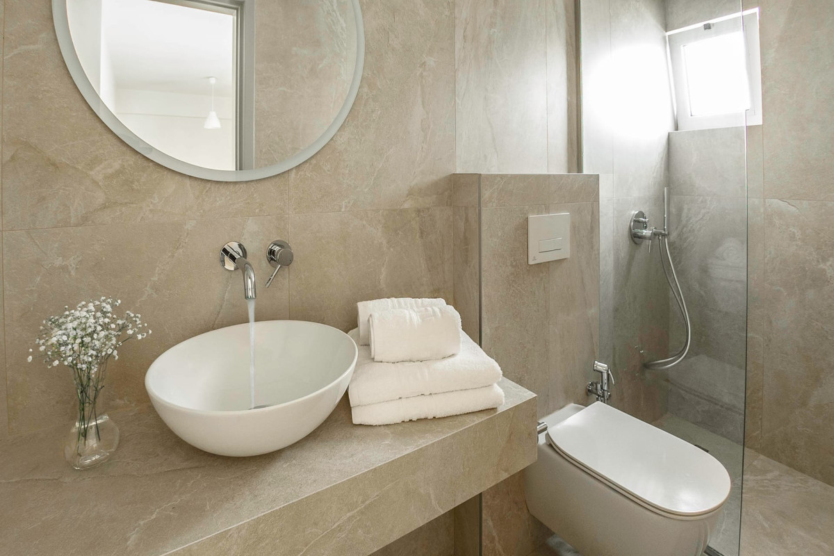 Diamond Apts & Suites