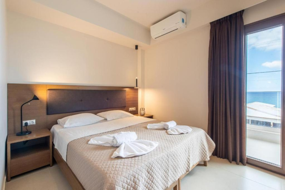 Dimitra Hotel and Apartments