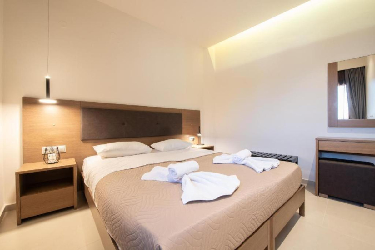 Dimitra Hotel and Apartments