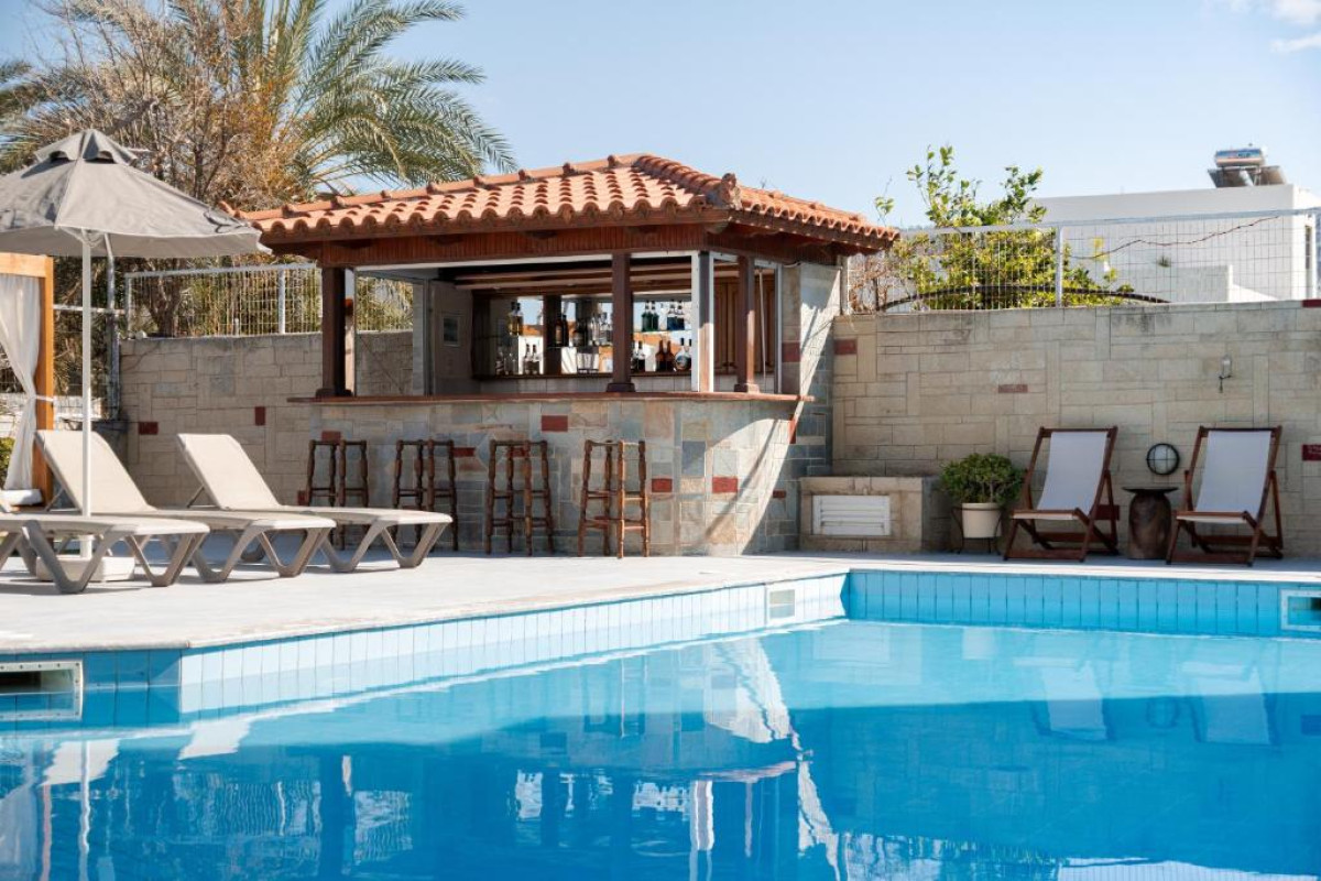 Dimitra Hotel and Apartments