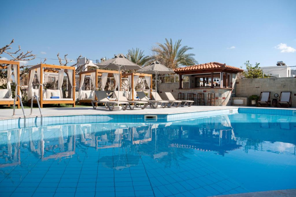Dimitra Hotel and Apartments