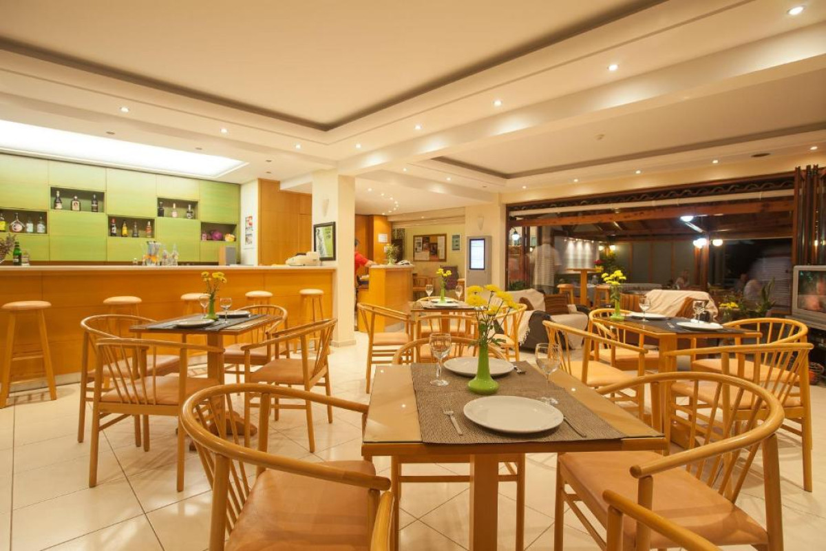 Dimitra Hotel and Apartments