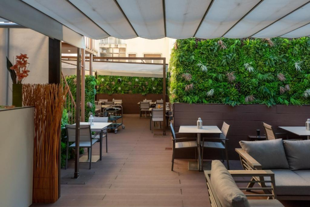 Dinya Lisbon Hotel & Lounge Bar