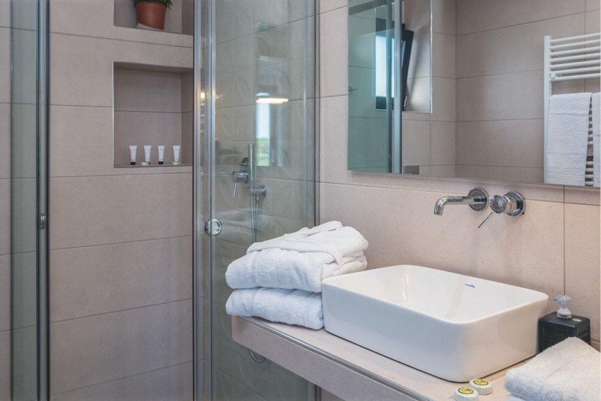 DIONISOS LUXURY SUITES