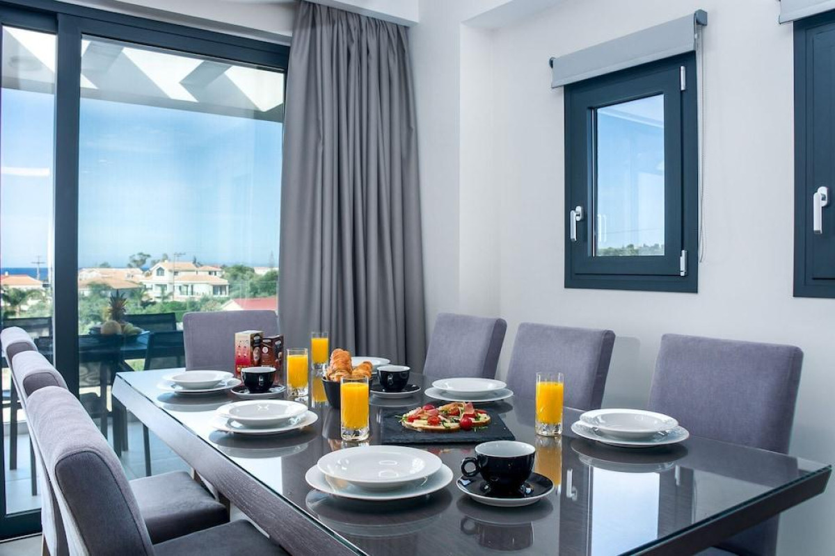DIONISOS LUXURY SUITES