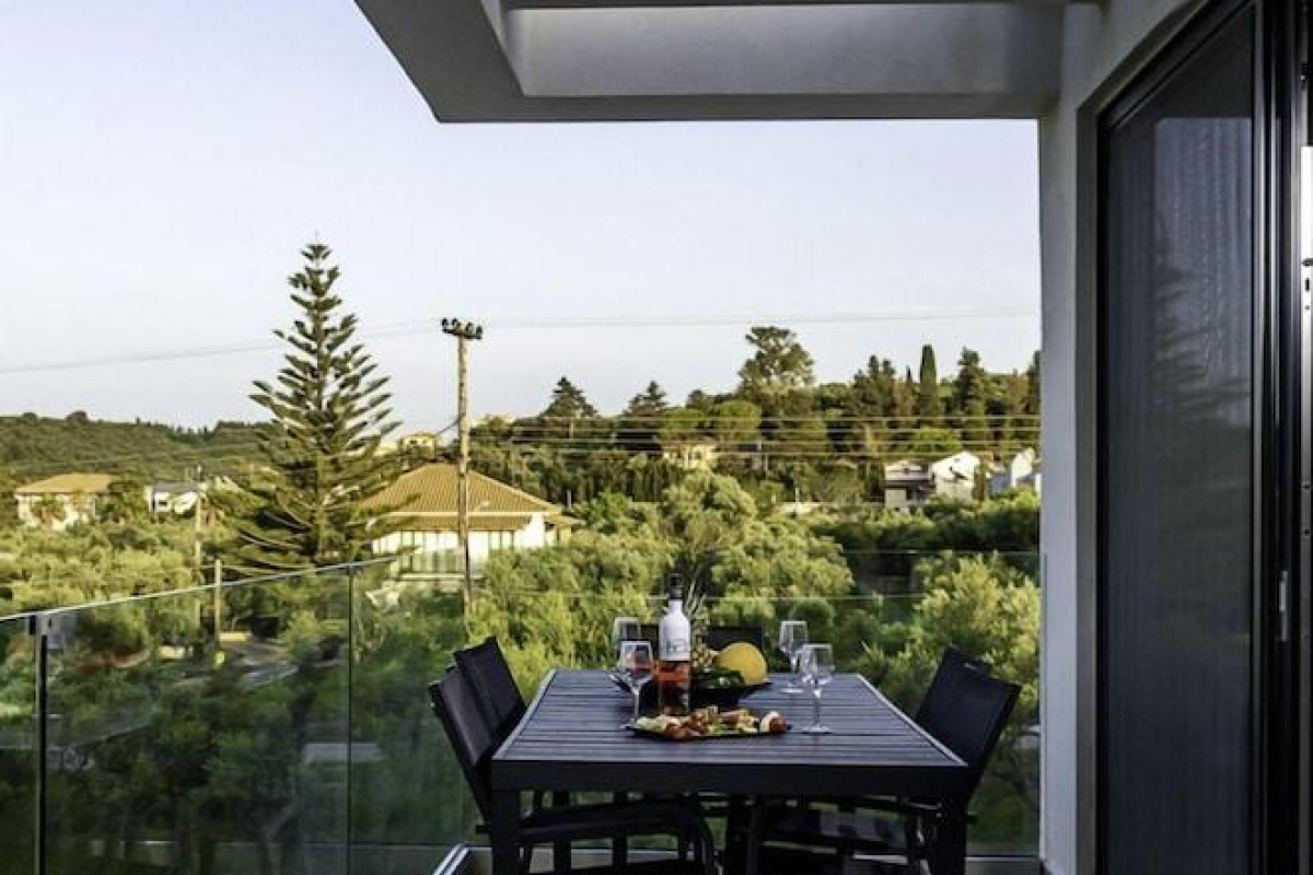 DIONISOS LUXURY SUITES