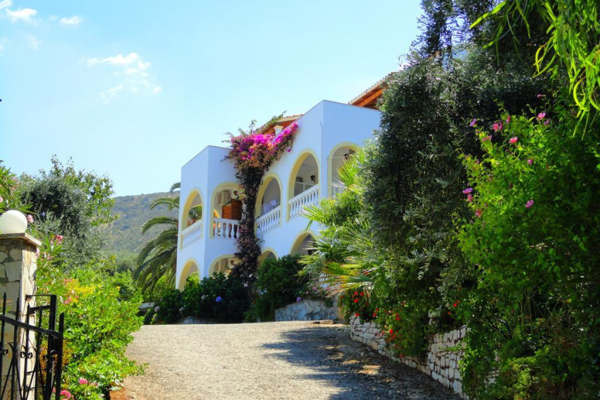 Dionysos Apartments