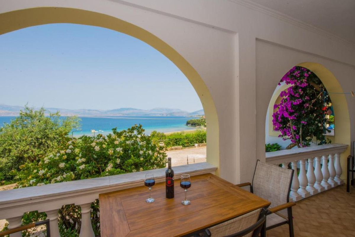 Dionysos Apartments