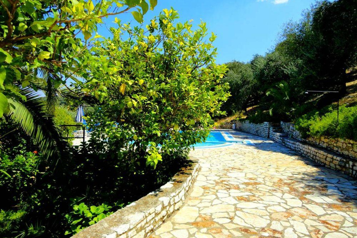 Dionysos Apartments