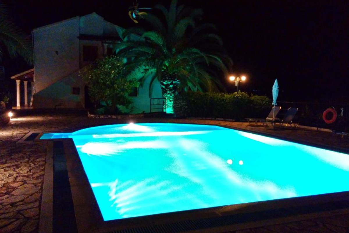 Dionysos Apartments
