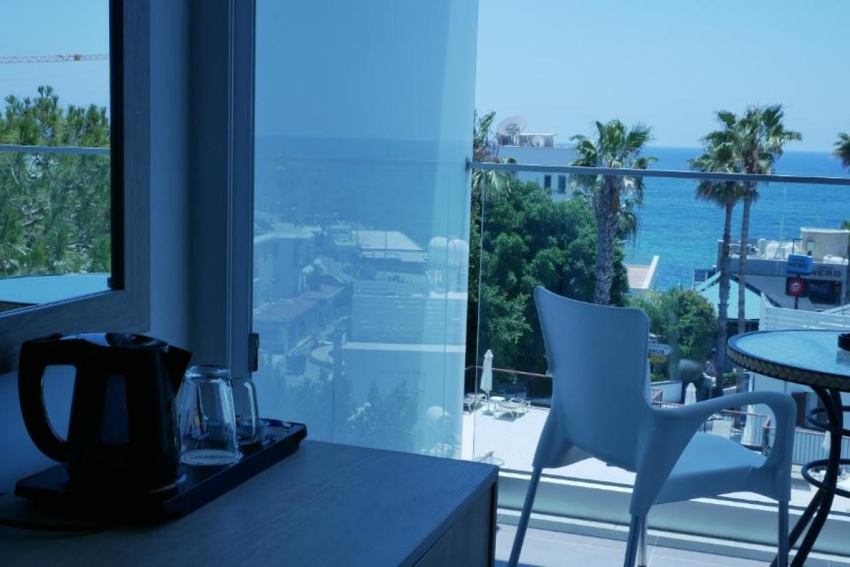 Dionysos Central Hotel