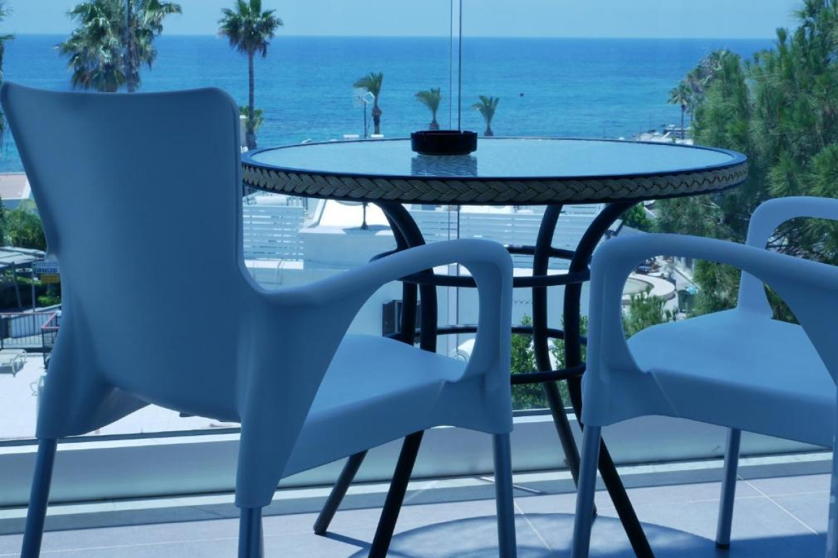 Dionysos Central Hotel