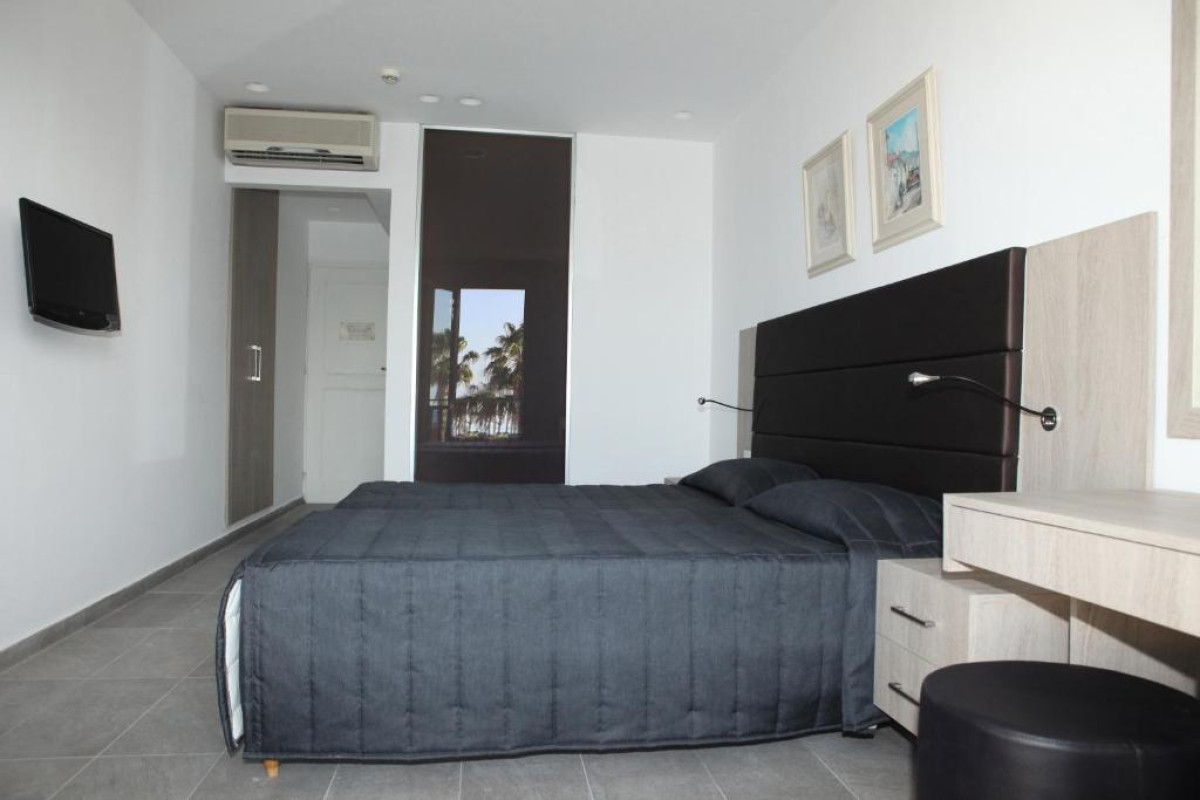 Dionysos Central Hotel