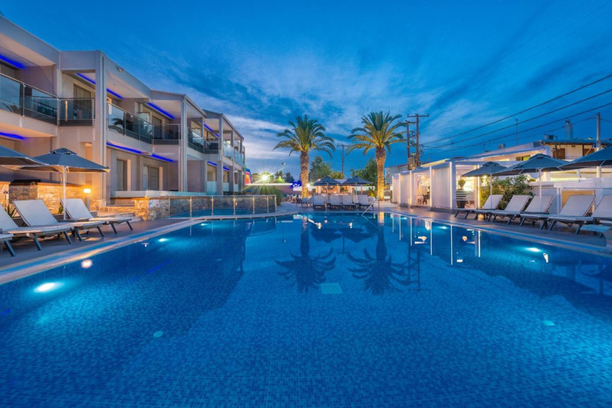 DIONYSOS HOTEL & SUITES