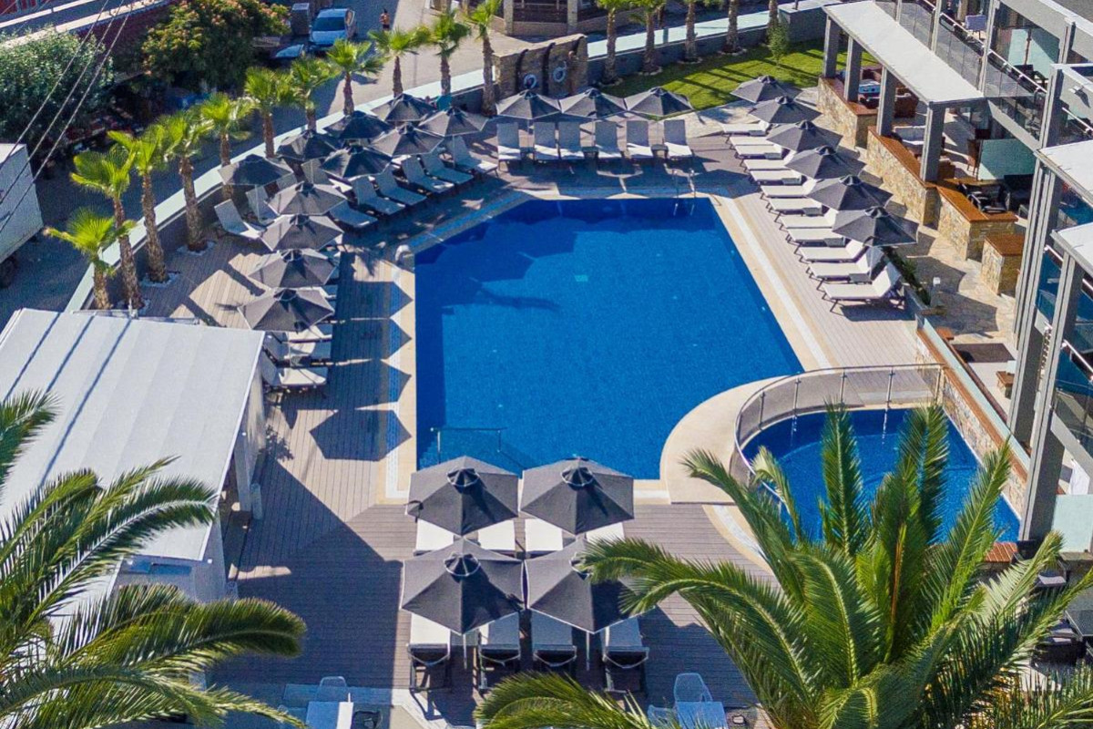 DIONYSOS HOTEL & SUITES
