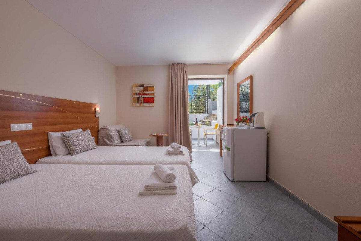 DIONYSOS HOTEL & SUITES