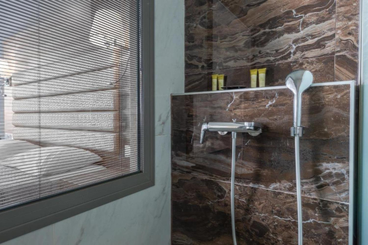Dionysos Hotel & Suites