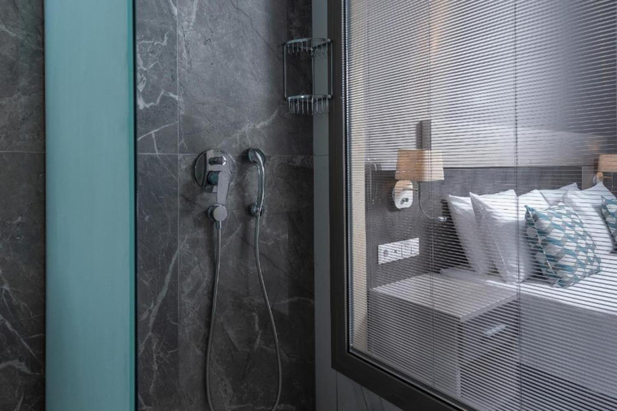 Dionysos Hotel & Suites