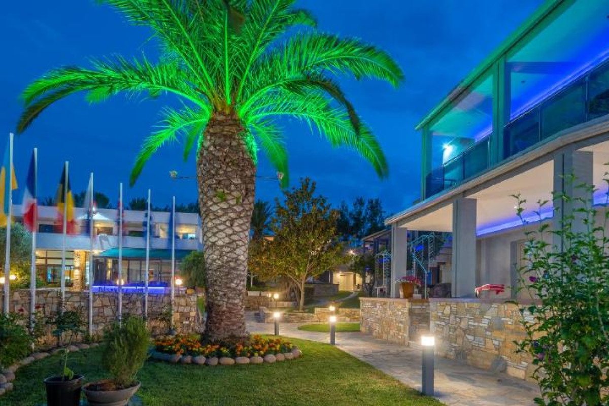 Dionysos Hotel & Suites