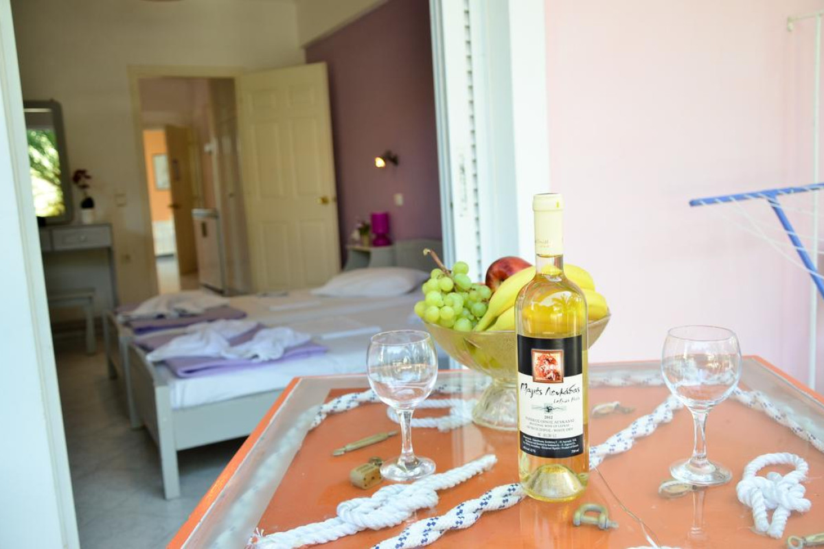 Dionysos Studios Apartments Nidri
