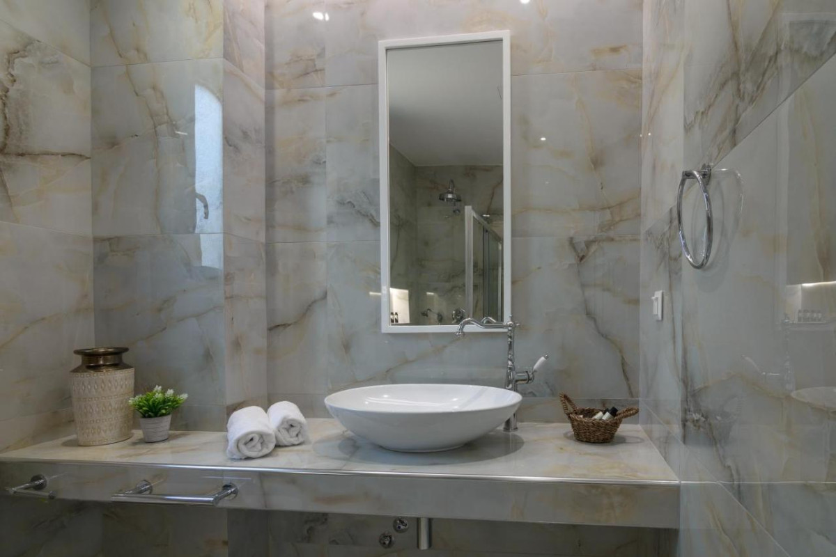 Dionysos Suites