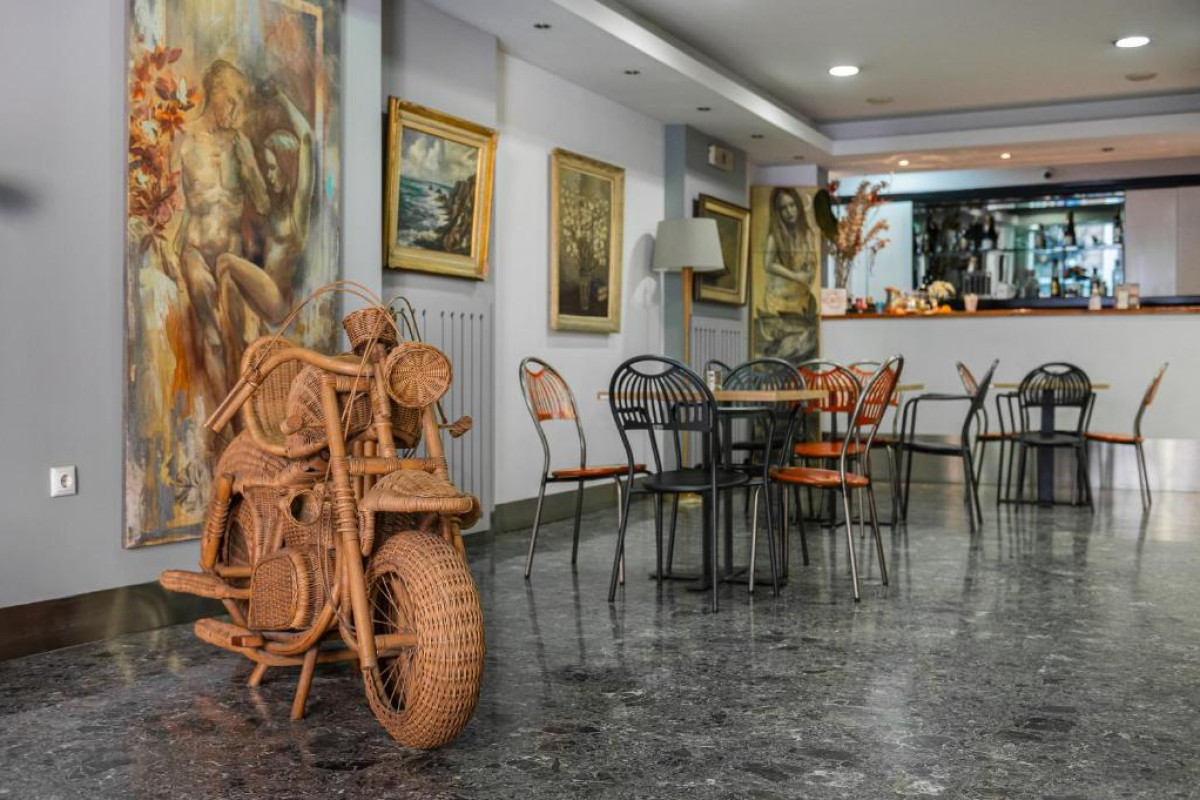 Diros Hotel