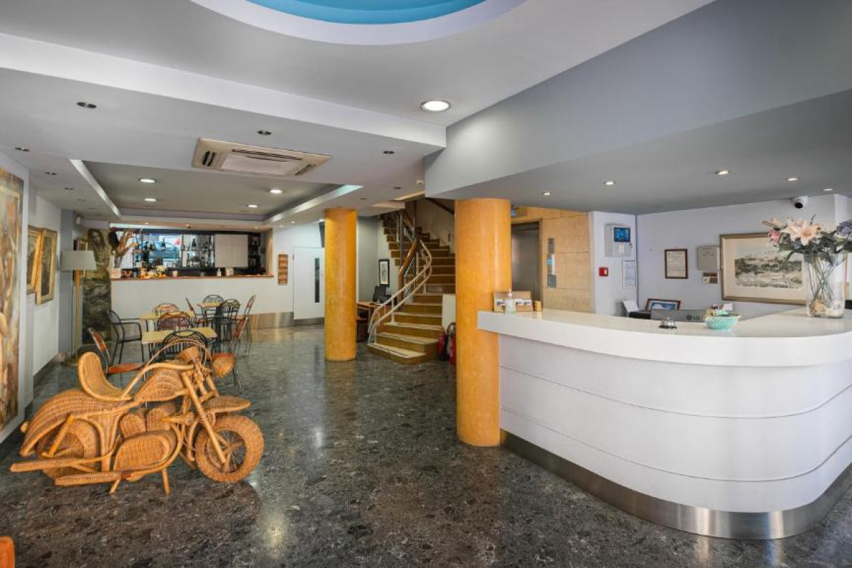 Diros Hotel