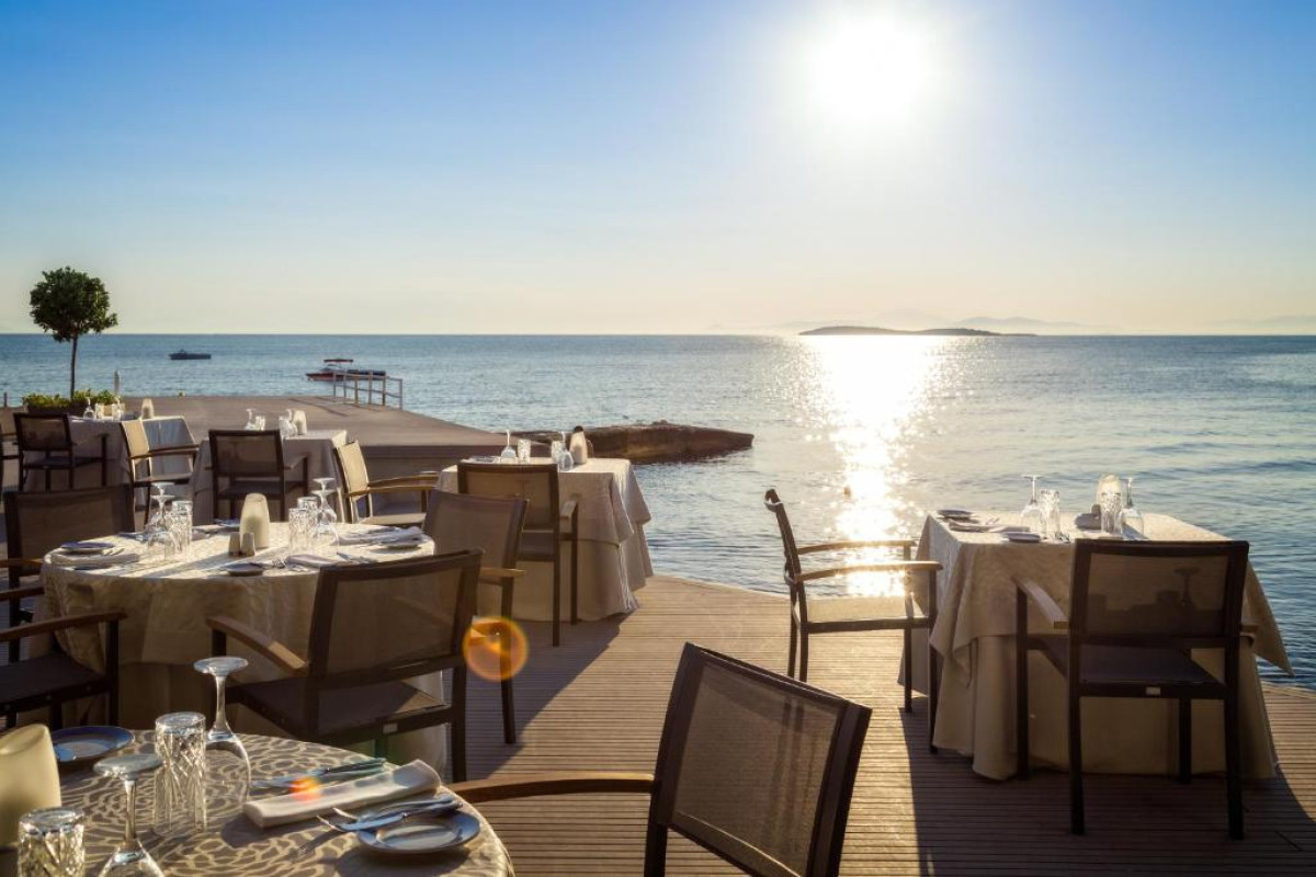 Divani Escape - Adults Only