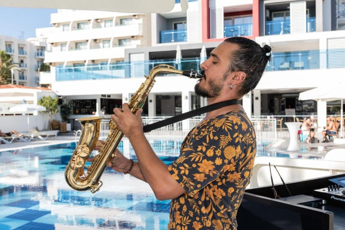 White City Beach Hotel