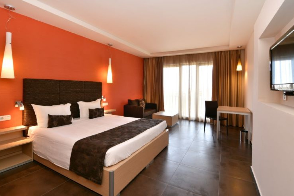 DOLCE VITA SUNSHINE HOTEL
