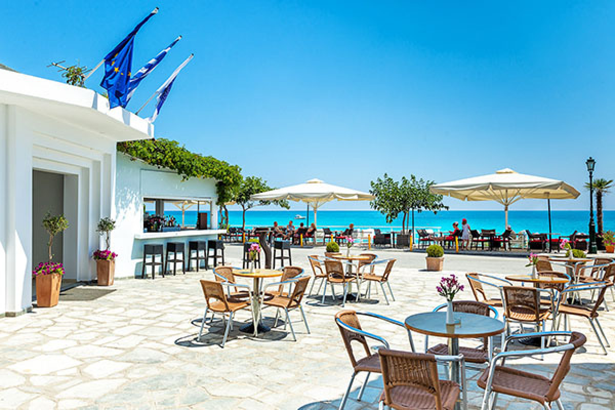 Dolphin Beach Hotel