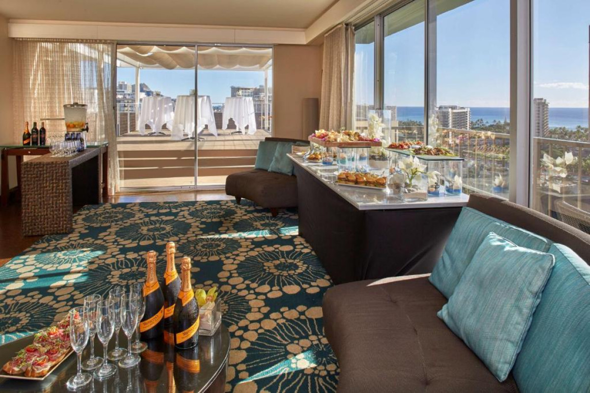DoubleTree by Hilton Alana - Waikiki Beach