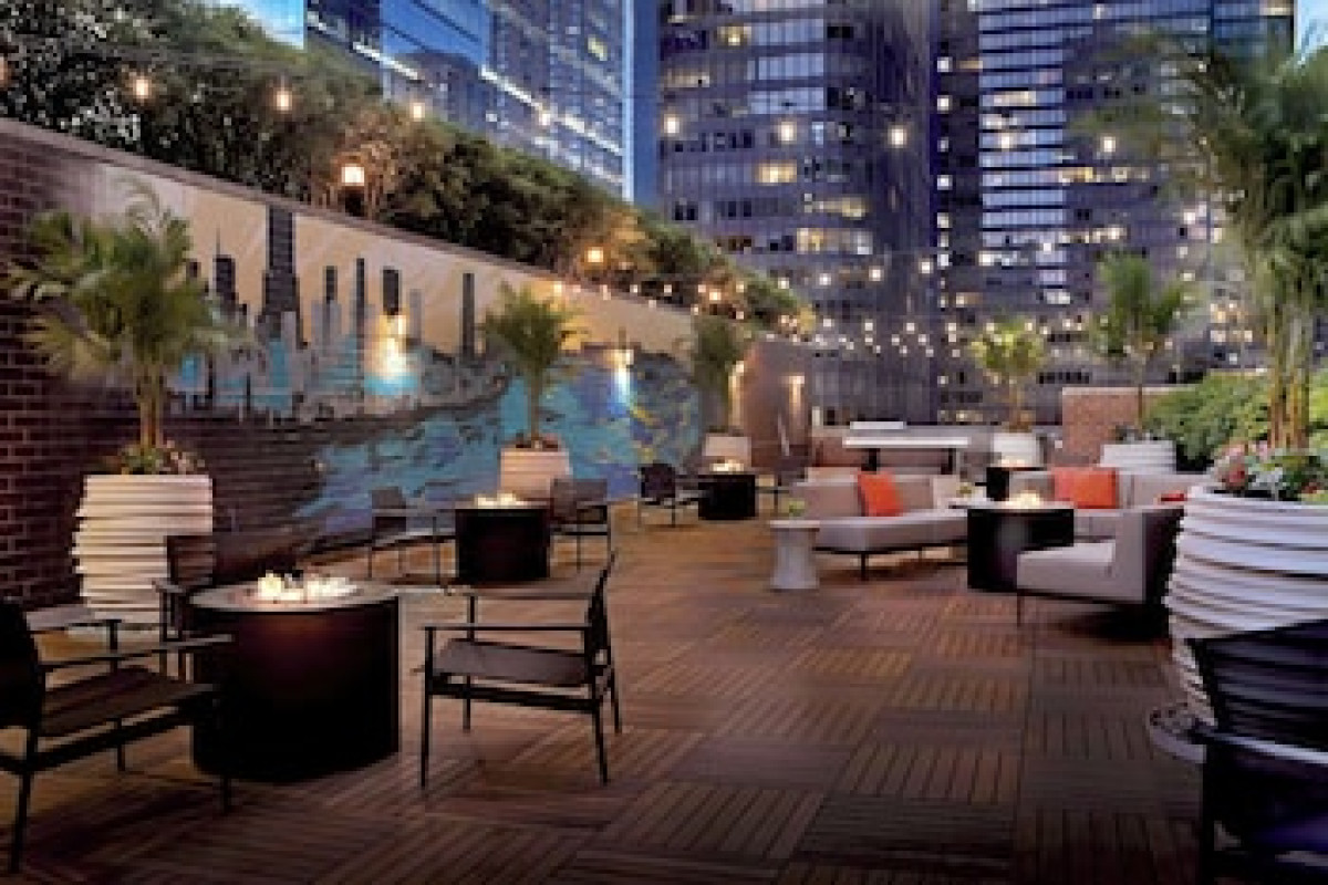 DOUBLETREE BY HILTON CHICAGO - MAGNIFICENT MILE