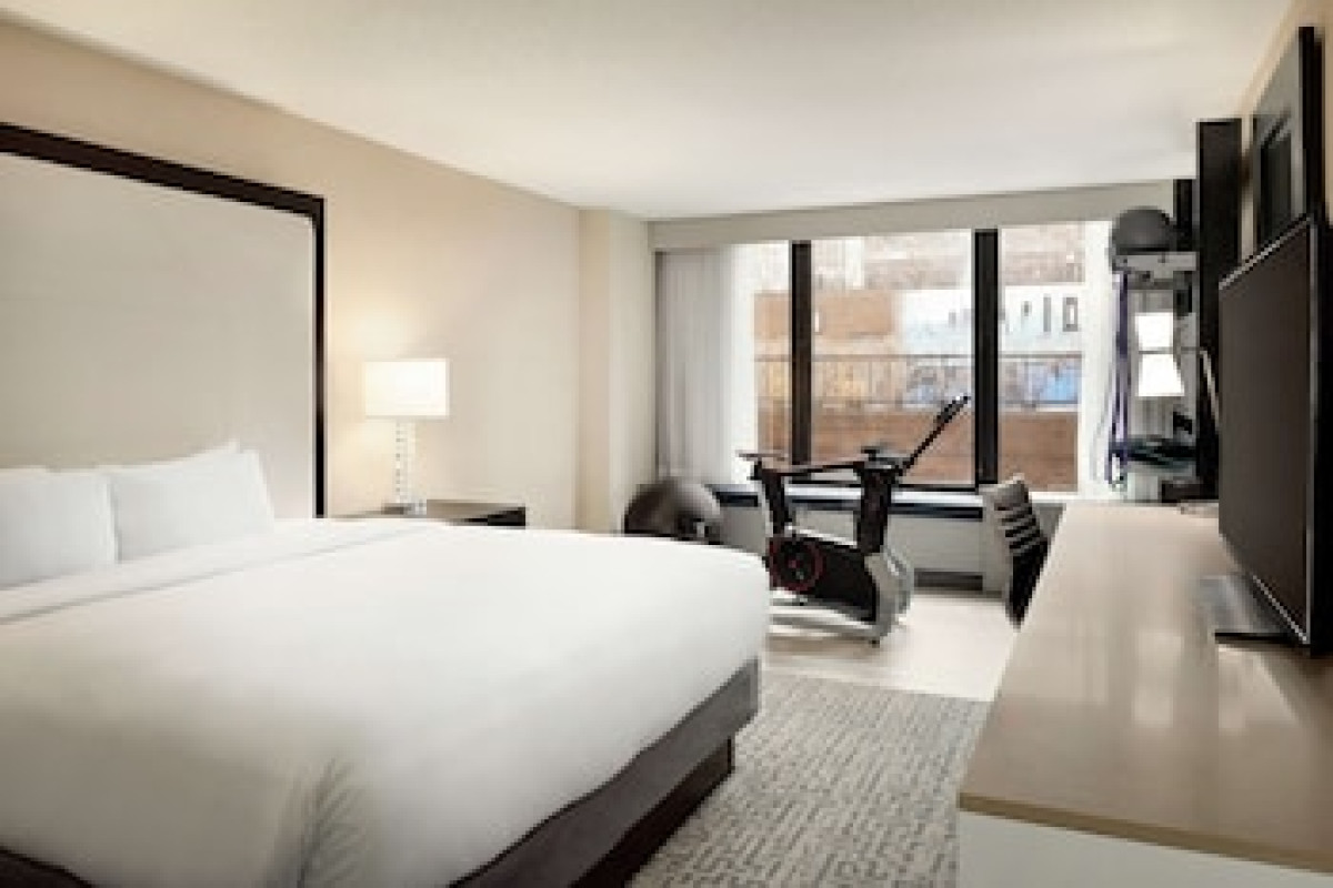 DOUBLETREE BY HILTON CHICAGO - MAGNIFICENT MILE