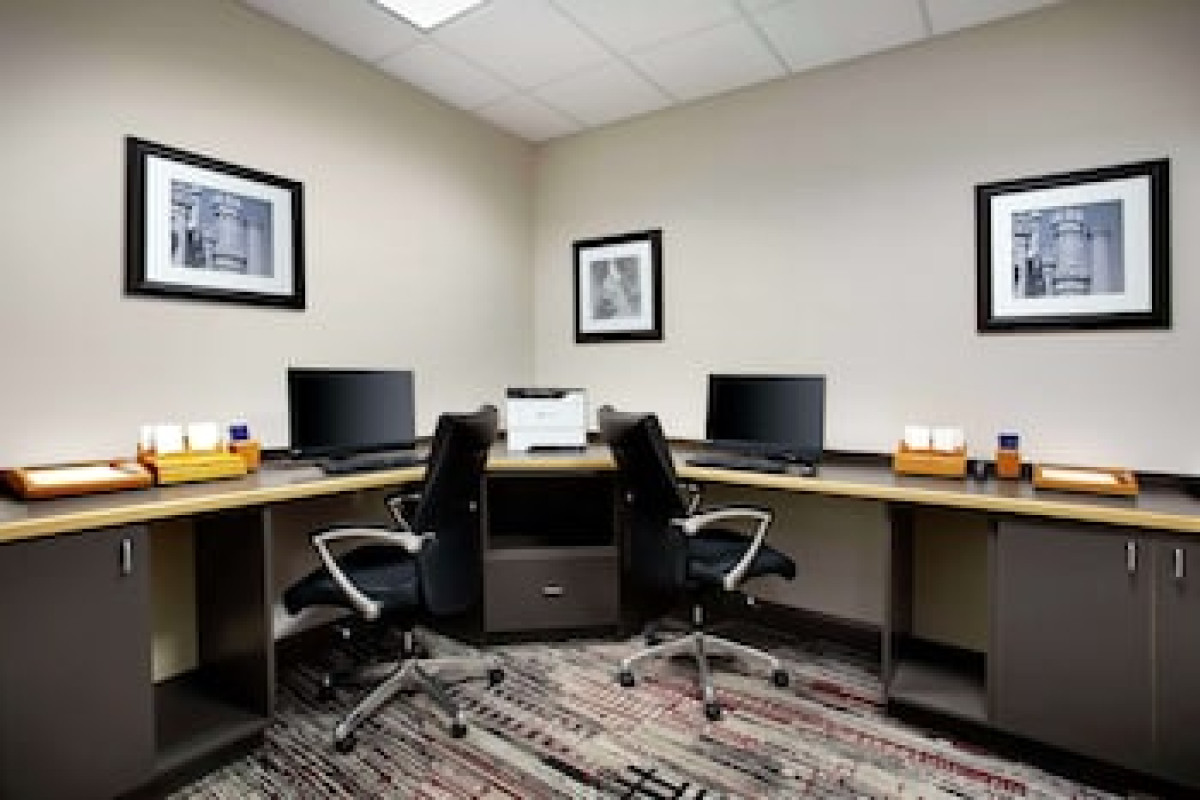 DOUBLETREE BY HILTON CHICAGO MIDWAY AIRPORT