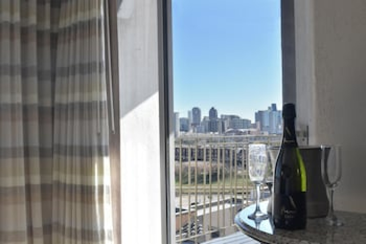 DOUBLETREE BY HILTON DALLAS - MARKET CENTER