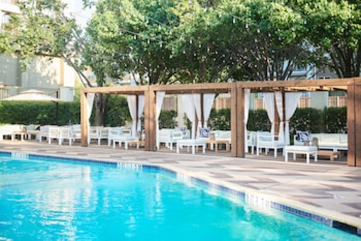 DOUBLETREE BY HILTON DALLAS - MARKET CENTER