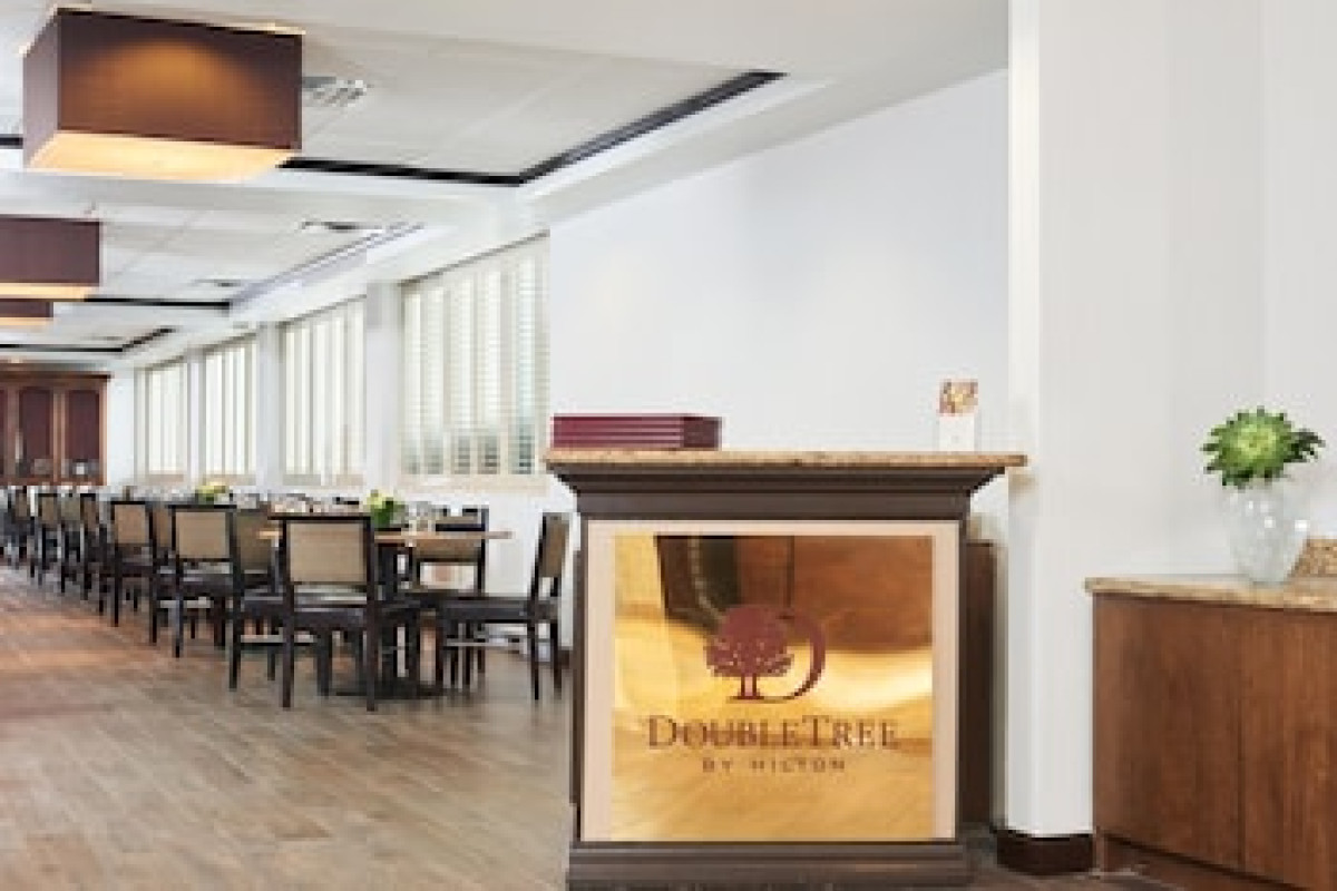 DOUBLETREE BY HILTON DALLAS - MARKET CENTER