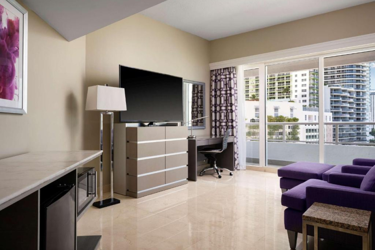 DoubleTree by Hilton Grand Hotel Biscayne Bay
