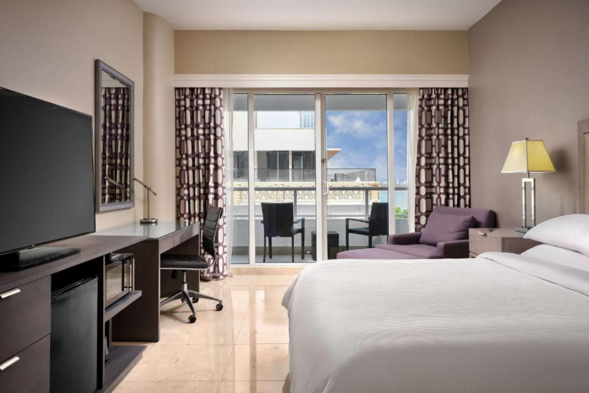 DoubleTree by Hilton Grand Hotel Biscayne Bay