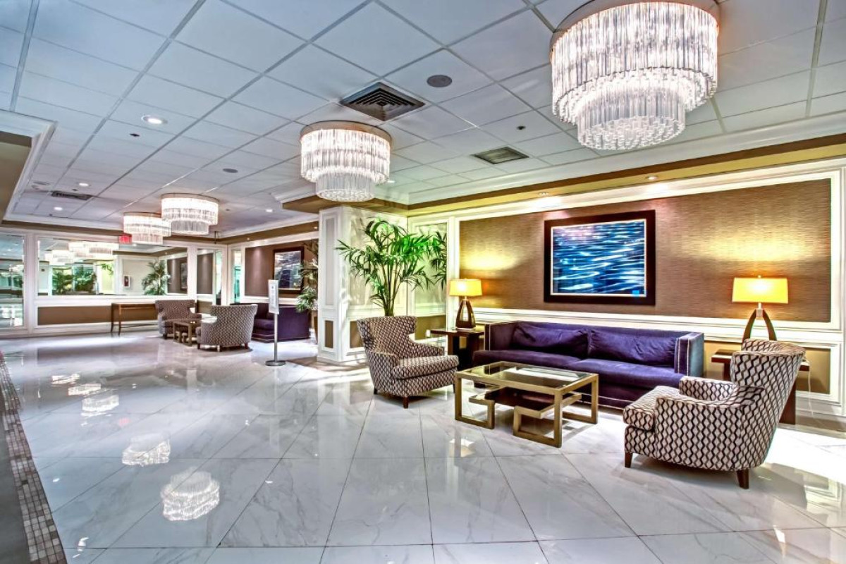 DoubleTree by Hilton Grand Hotel Biscayne Bay