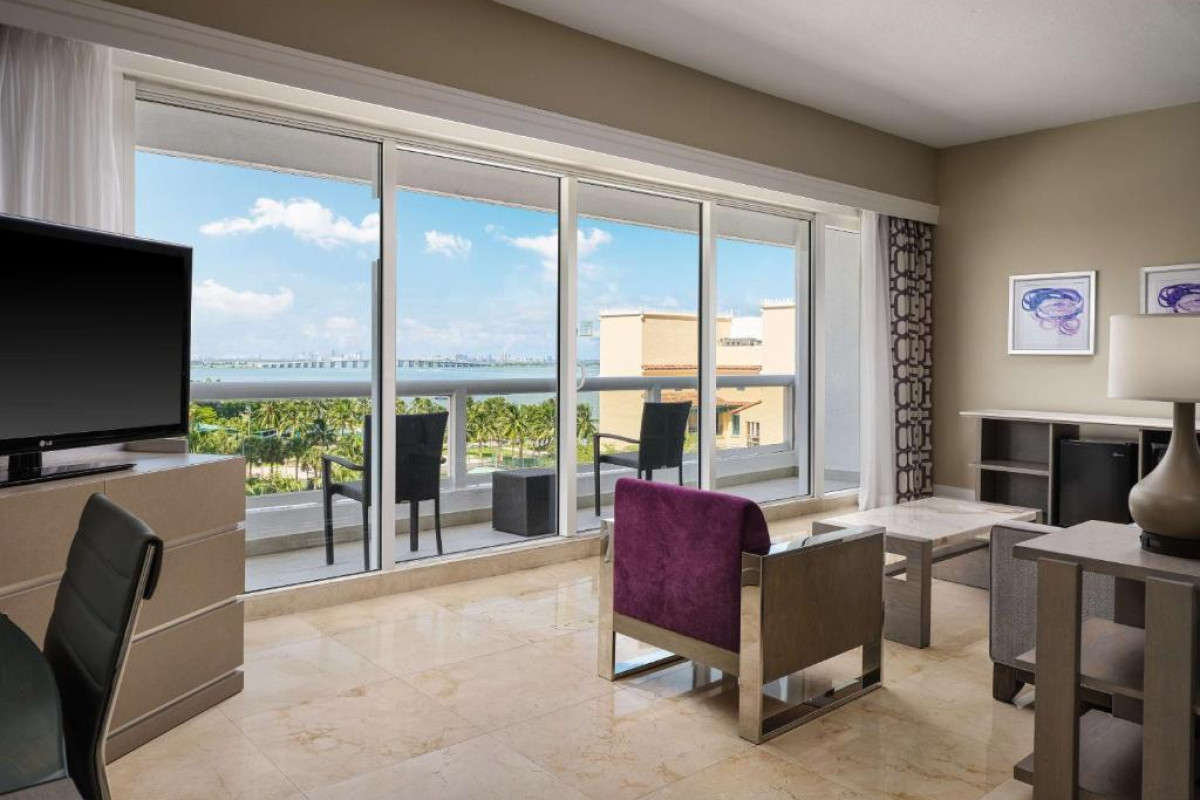 DoubleTree by Hilton Grand Hotel Biscayne Bay