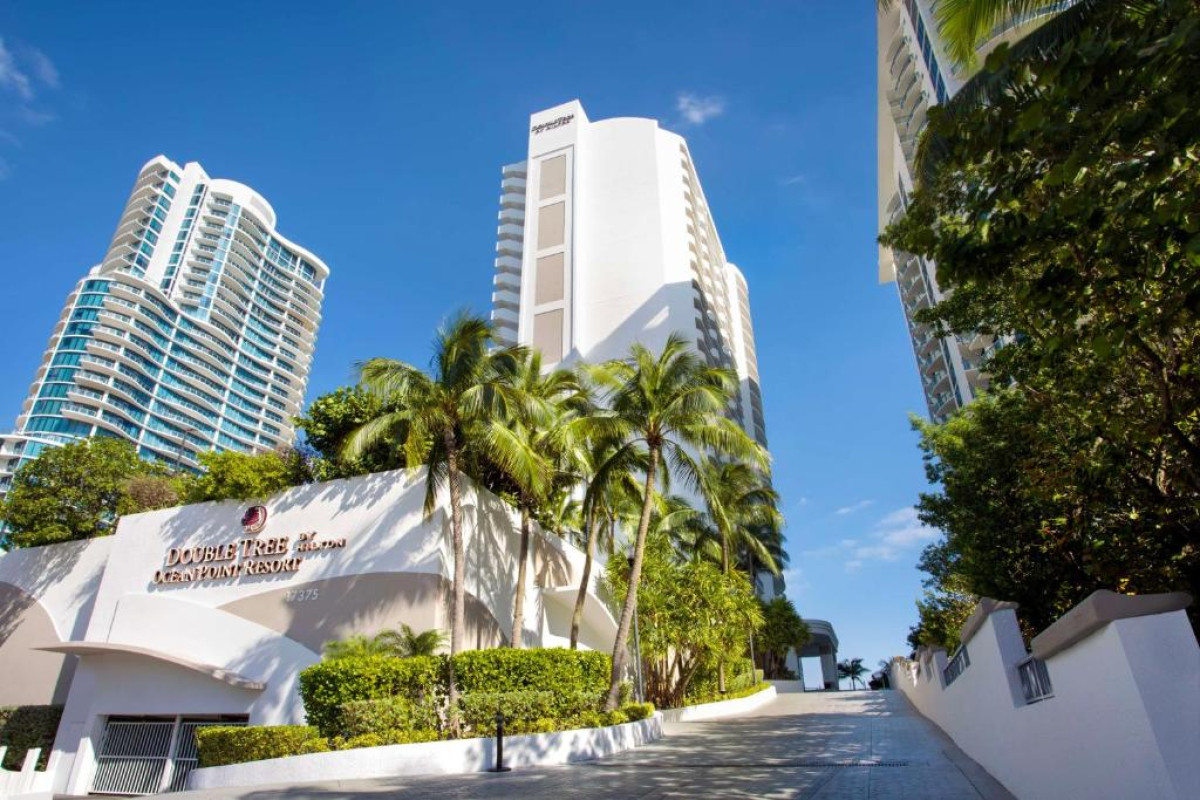DoubleTree by Hilton Ocean Point Resort - North Miami Beach