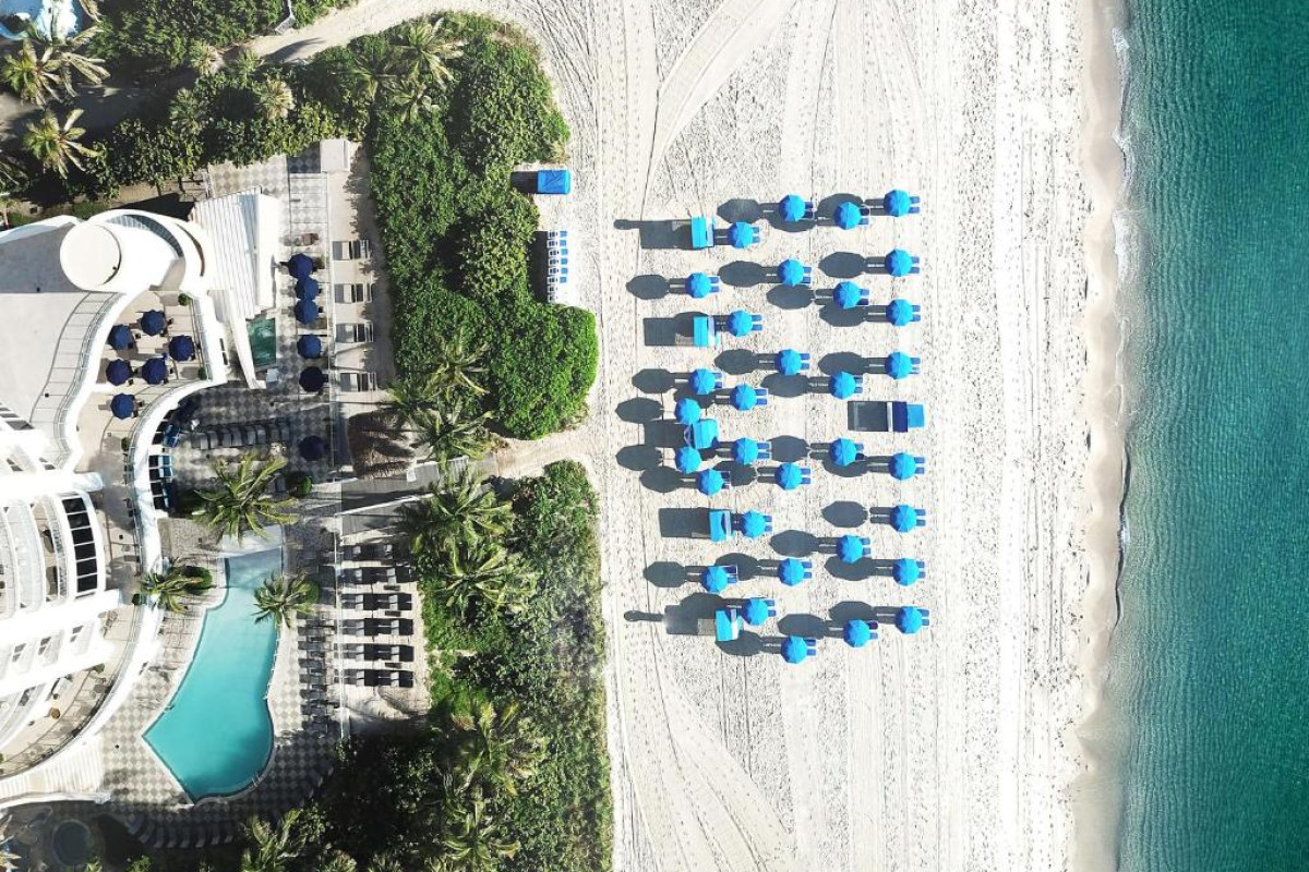 DoubleTree by Hilton Ocean Point Resort - North Miami Beach