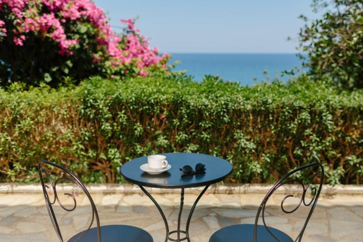 Hotel Douka Seafront Residences