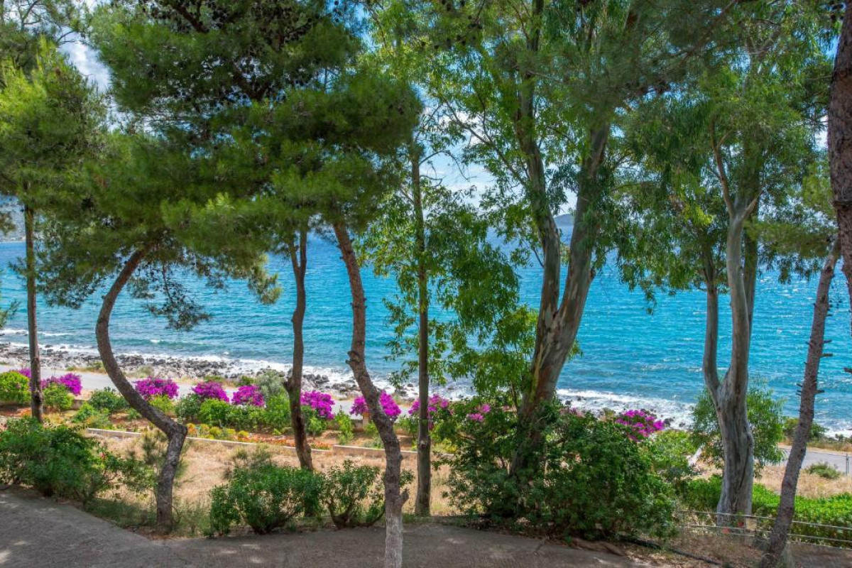 Hotel Douka Seafront Residences