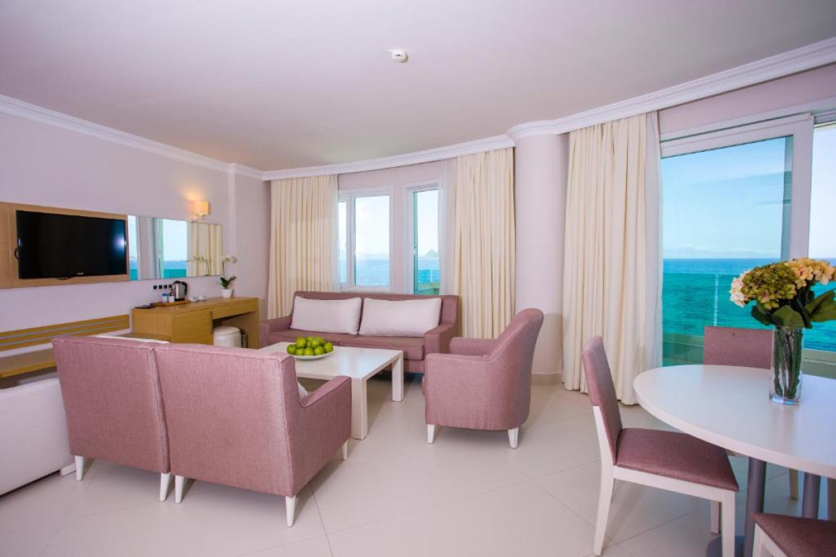 DRAGUT POINT SOUTH HOTEL