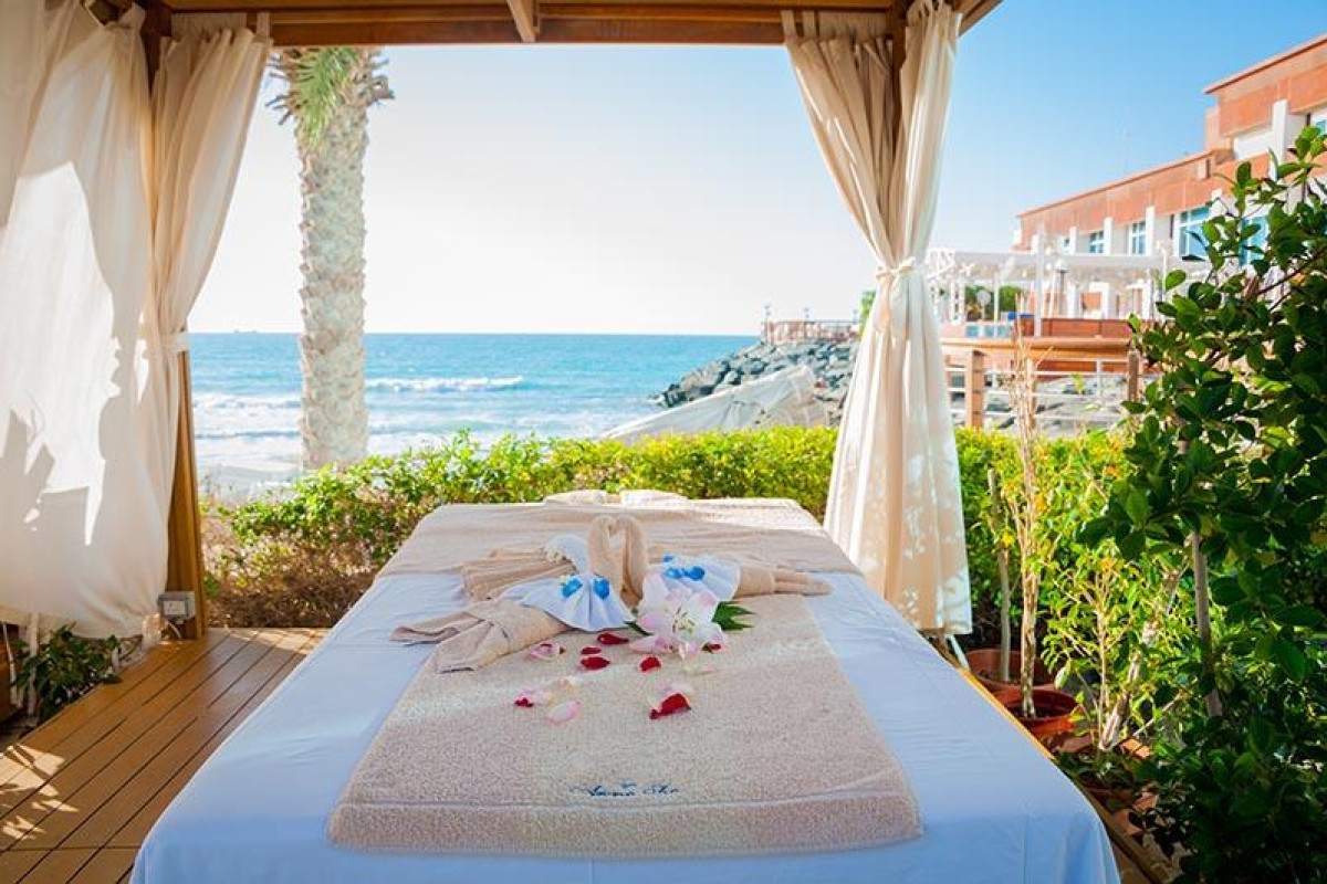 Dubai Marine Beach Resort and Spa
